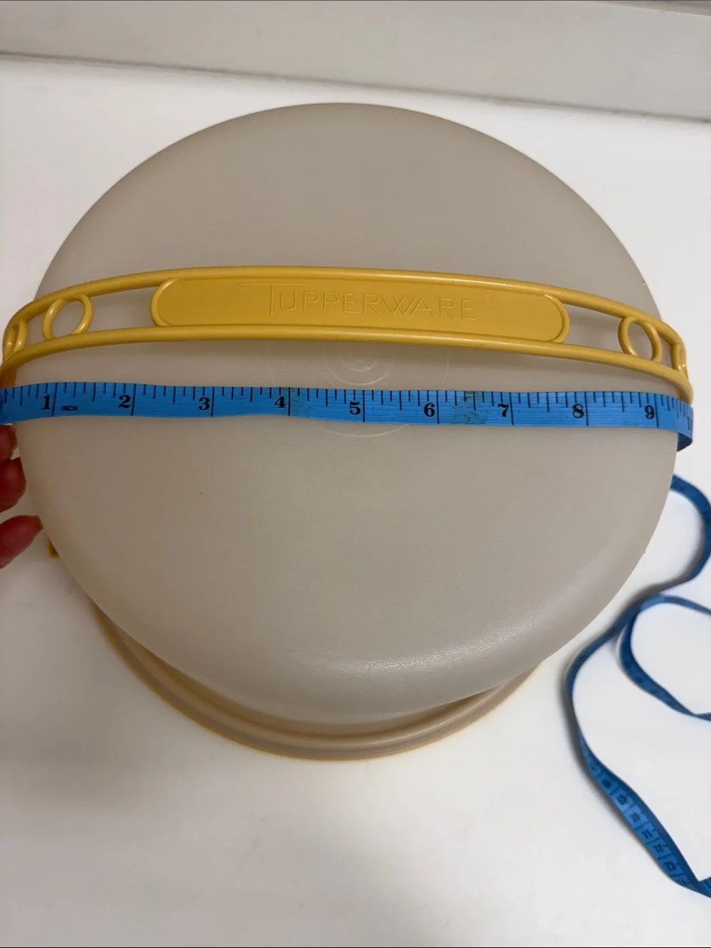 Vintage Tupperware Handle Cake Carrier